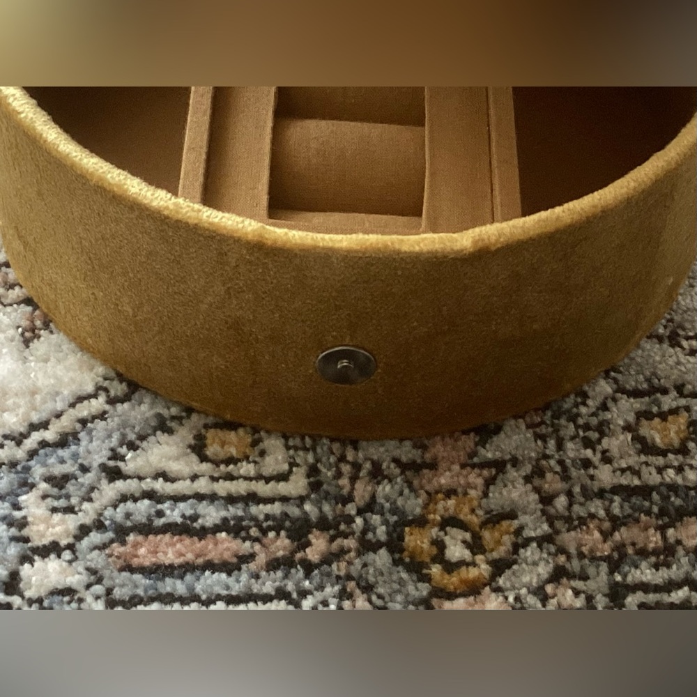 Handmade Embroidered Jewelry Storage Box - Picture 5 of 8
